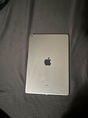 9th gen Apple iPad in Gray Finish (price is negotiable )
